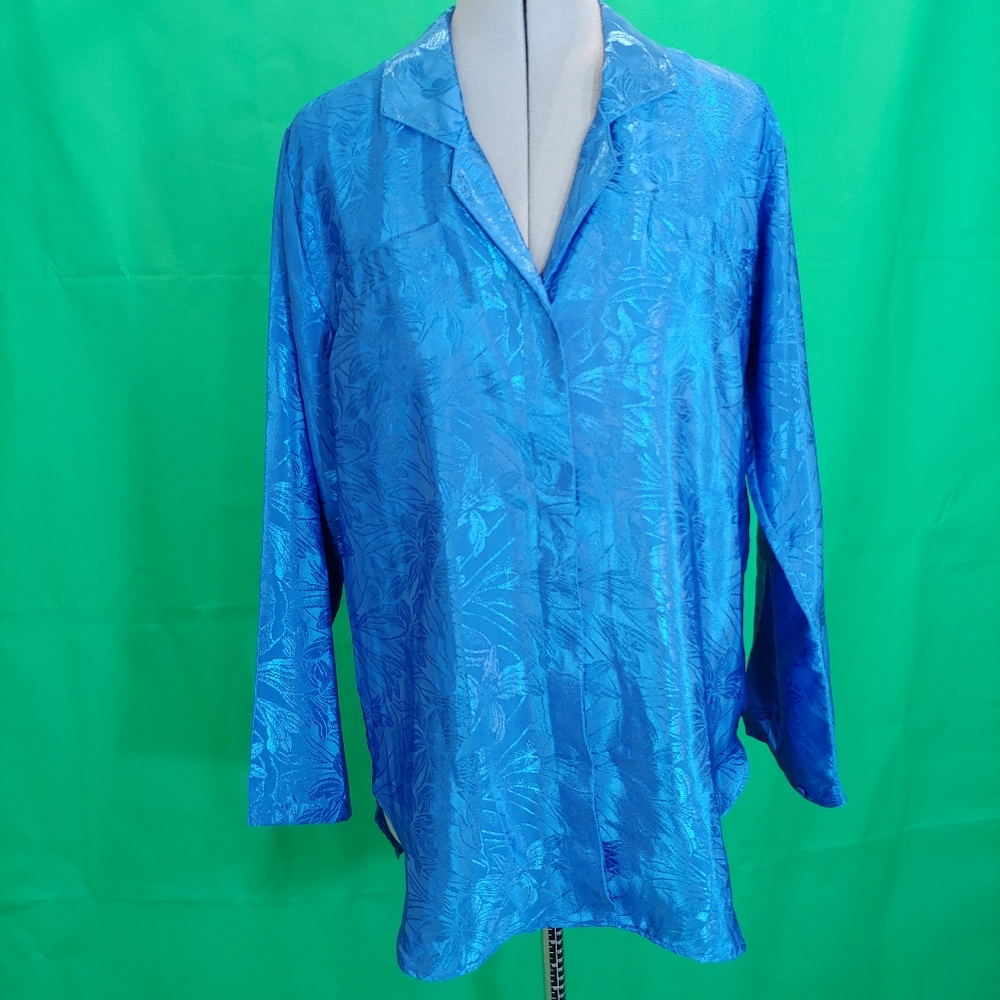 Contemporary royal blue v neck buttondown EUC